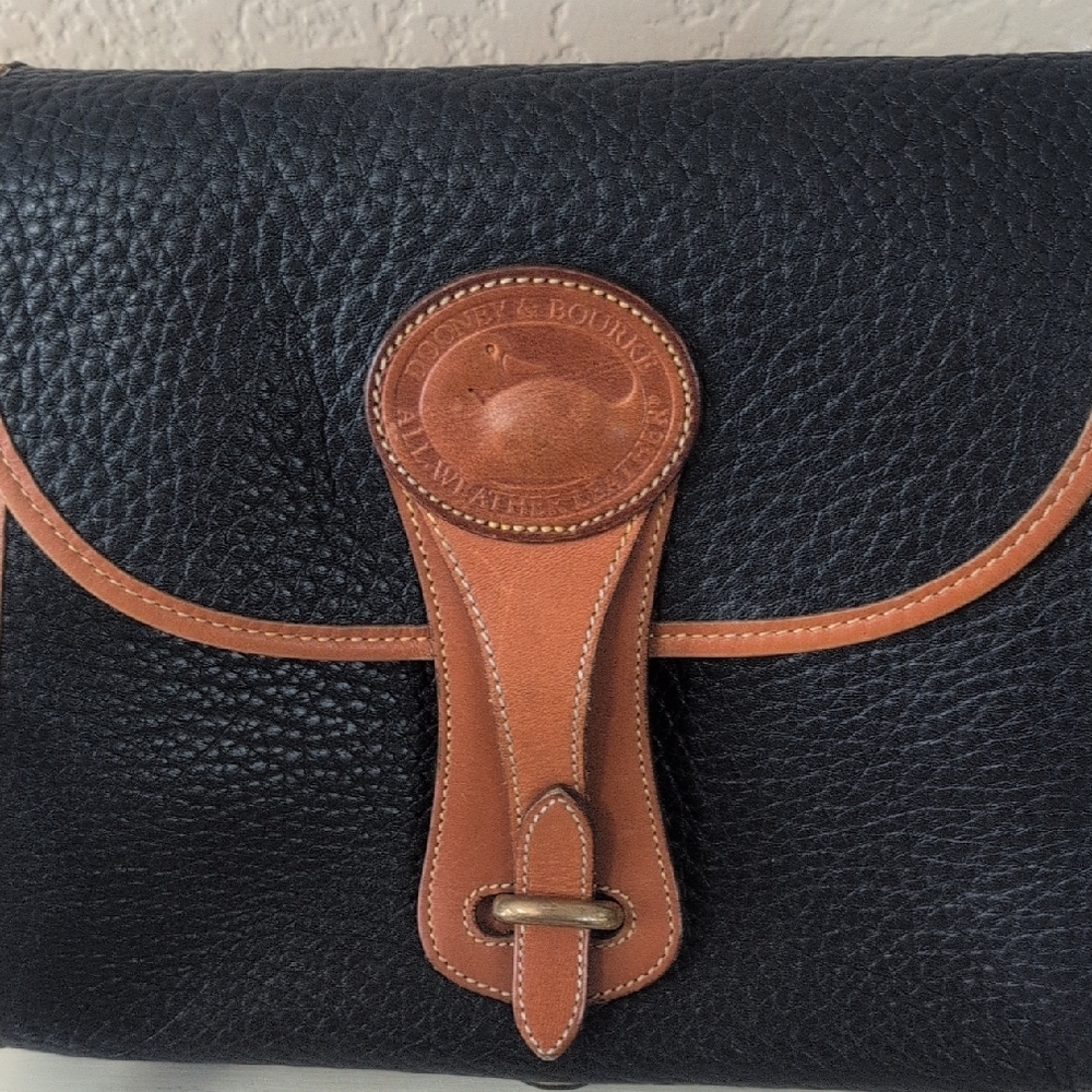 Vtg Dooney & Bourke dark Navy Blue All Weather Leather Crossbody Bag